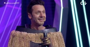 ¡Dejó la escoba!: Benjamín Vicuña fue el nuevo eliminado de Quién Es La Máscara