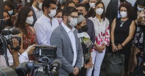 VIDEO - La broma que lanzó Gabriel Boric a periodista de Mega: 