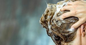 Retiran más de 30 marcas de shampoo en Estados Unidos por tener una sustancia cancerígena