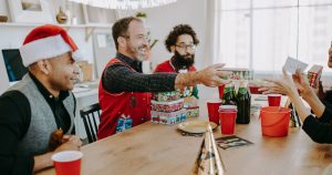 Expertos llaman a retomar celebración de fiestas de fin año en espacio laboral