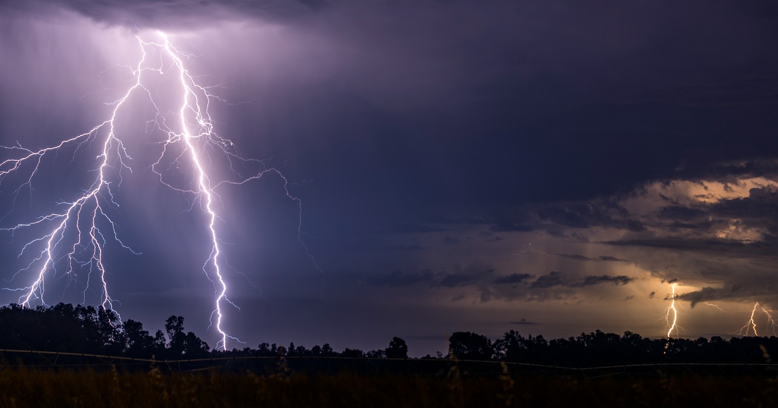 tormenta eléctrica sur