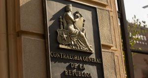 Contraloría limita la contratación a honorarios en el Estado y ordena su paso a contrata