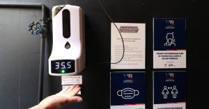 Los Lagos y Cañete retroceden en plan paso a paso por aumento de contagios con COVID