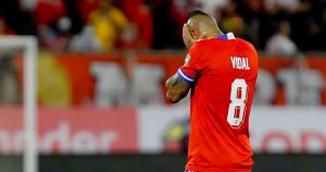 Arturo Vidal fue castigado con tres partidos por su expulsión ante Ecuador