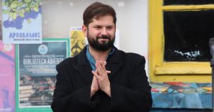 Boric recomienda columna sobre fake news pero seguidores le recuerdan sus propias noticias falsas