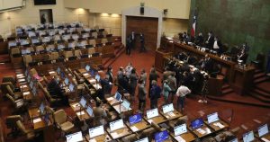 Oposición se retiró de la sala de la Cámara en protesta por licitación del litio