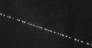 Chilenos confunden satélites de Elon Musk con ovnis