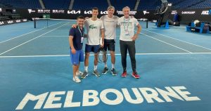 Djokovic volvió a entrenar para jugar en Australia: 
