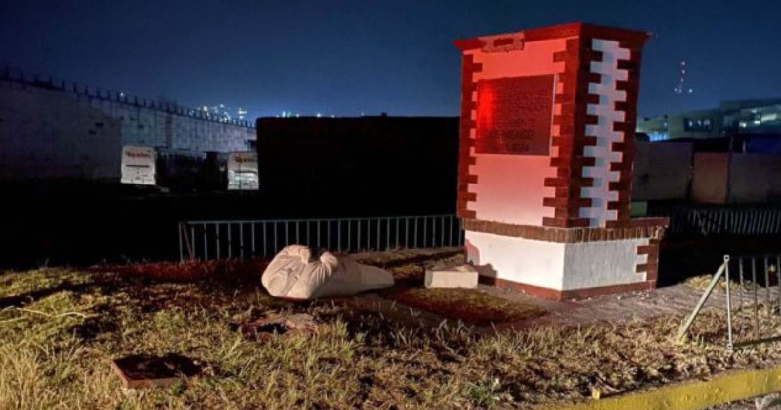 estatua presidente López Obrador