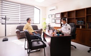 Crecimiento de próstata: urólogo de Clínica Bupa comenta novedosa técnica quirúrgica más rápida y menos invasiva