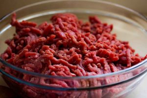 Fiestas Patrias: Especialistas llaman a tener cuidado con los parásitos que puede haber en las carnes