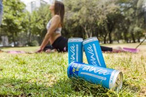 Awa Solar: la primera agua embotellada creada a partir de la combinación de aire y sol en Sudamérica