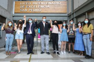 Liceos Bicentenario lideraron puntajes de la PDT en 12 de las 16 regiones del país