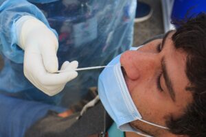 Minsal atribuye alza de casos en el norte a fiestas y aglomeraciones por comercio ambulante