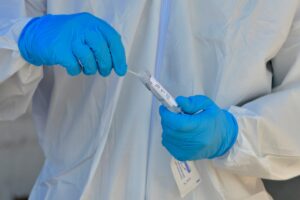 COVID-19: Minsal reportó 8.904 casos nuevos y alza en la positividad