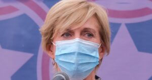 Defensoría de la Niñez en picada contra Matthei por tratar de 