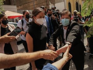 Coordinadora 8 M critica decisión de Karamanos respecto a puesto de Primera Dama