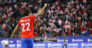 Ben Brereton Díaz llegó a Chile para sumarse a los trabajos de la Roja