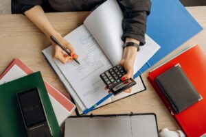Inacap creará Centro de Estudios Financieros y presenta dos rutas formativas dedicadas a las finanzas