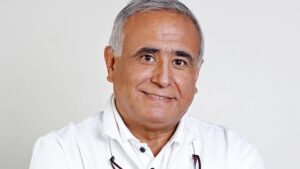 Sebastián Ugarte sorprende con jugada televisiva: deja TVN y se suma a Canal 13