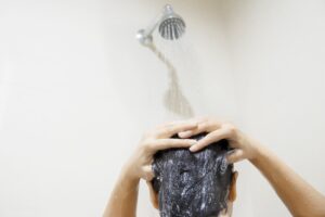 Haciendo frente al verano: cómo cuidar el cabello de forma natural