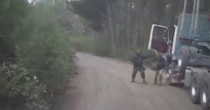 VIDEO - Registran violento ataque a camionero en provincia de Arauco