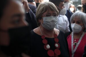 Prensa denuncia que China presionó para dilatar informe de DD.HH. de Bachelet