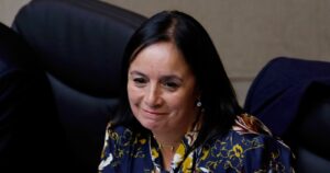 Senadora Aravena pide al próximo Gobierno de Boric desestimar condonación del CAE