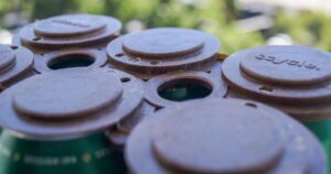 Empresa elabora packaging biodegradable de cervezas con residuos de orujo de cebada