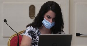 Convencional Manuela Royo denuncia ante Carabineros amenazas de muerte