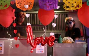 Más de 20 ideas de regalos y panoramas para celebrar este 14 de febrero