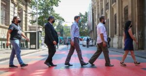 Convencional Daniel Stingo se compara con Los Beatles