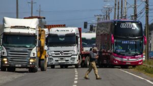 Cortes de ruta y cancelación de vuelos: paralización en el norte por muerte de camionero en Antofagasta