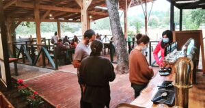 Cervecería Huequecura amplía oferta gastronómica de Angostura con Patio Cervecero