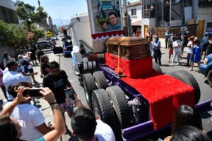 Cuerpo de Byron Castillo fue retirado del SML con caravana en Antofagasta