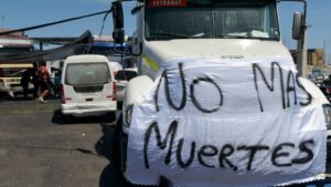 Camioneros confirman que paro en el norte termina este lunes