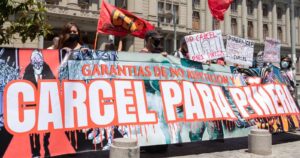 Presidenta de la Convención se reúne con grupo que busca encarcelar a Sebastián Piñera