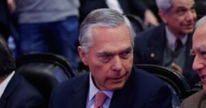 Oscar Izurieta reconoce desvío de gastos reservados para financiar a la familia Pinochet