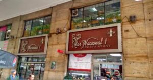 Cierra histórico Bar Nacional de calle Huérfanos