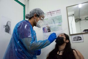 Variante Omicrón 2 de Covid en Chile: cuáles son sus síntomas