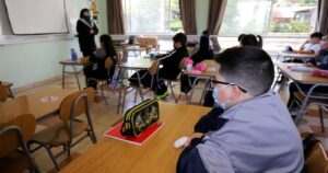 Defensora de la Niñez cuestiona a Colegio de Profesores por clases presenciales: 