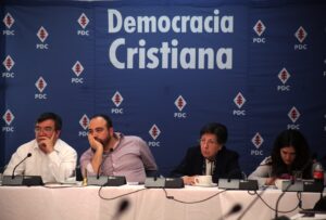 Levantar el centro político y rearticular a la centroizquierda