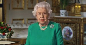 Reina Isabel II dio positivo a COVID-19 tras contagio del príncipe Carlos