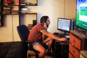 INE: una de cada 10 personas en Chile realizó teletrabajo en diciembre de 2021 por pandemia