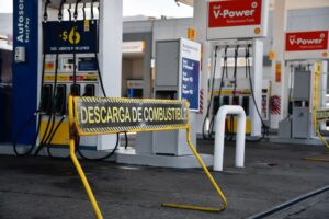 Ministro Cerda advierte alza de hasta $250 en bencinas si continua guerra entre Rusia y Ucrania