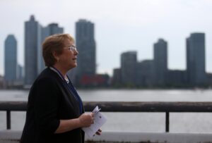 Bachelet denuncia que crisis en Ucrania deja ya más de un centenar de muertos