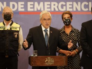 Piñera anuncia proyecto para crear sistema integrado de emergencias al estilo del 911
