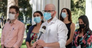 Jackson se reúne con Convención y anuncia discusión inmediata para tramitar renuncia de constituyentes