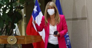 Ximena Rincón visita Colchane y llama al resto de los países a no hacer 