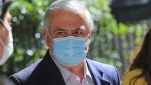 Mañalich advierte que podría venir otra ola del COVID-19 